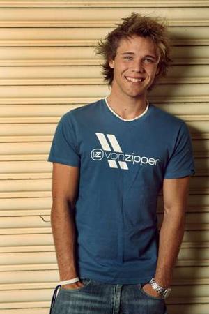 lewis17607_narrowweb__300x450,0.jpg